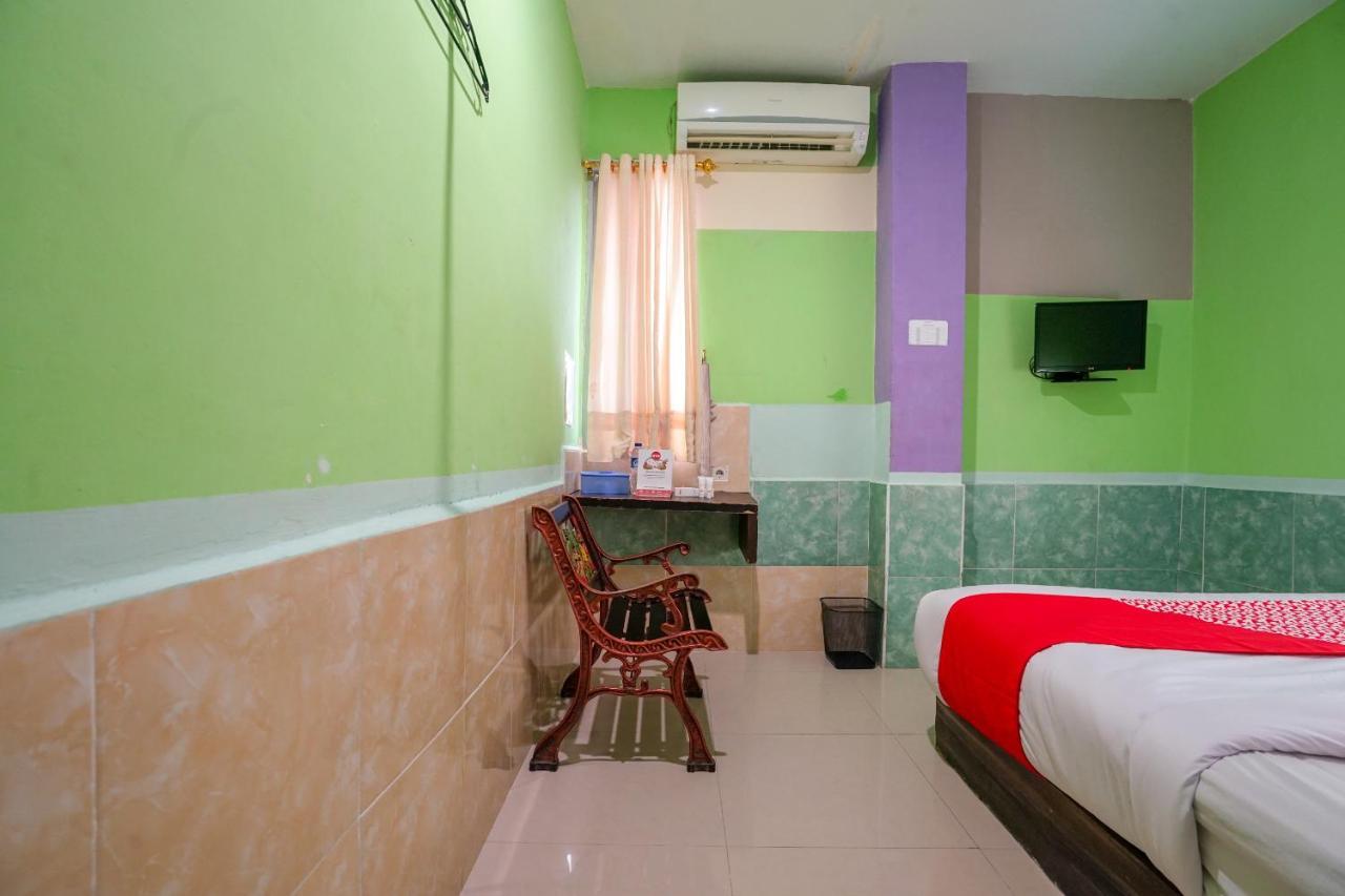 Oyo 1495 Hotel Lendosis Palembang Eksteriør bilde