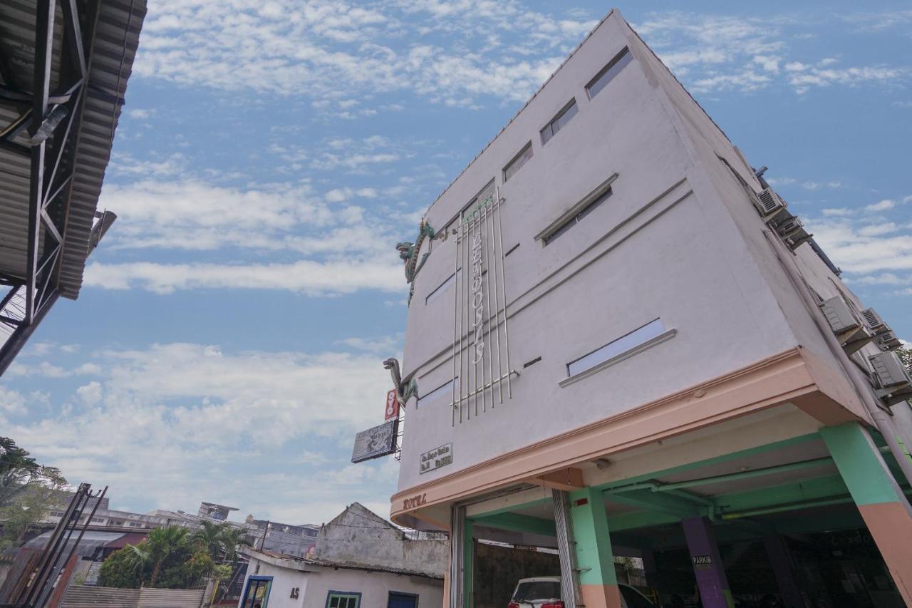 Oyo 1495 Hotel Lendosis Palembang Eksteriør bilde