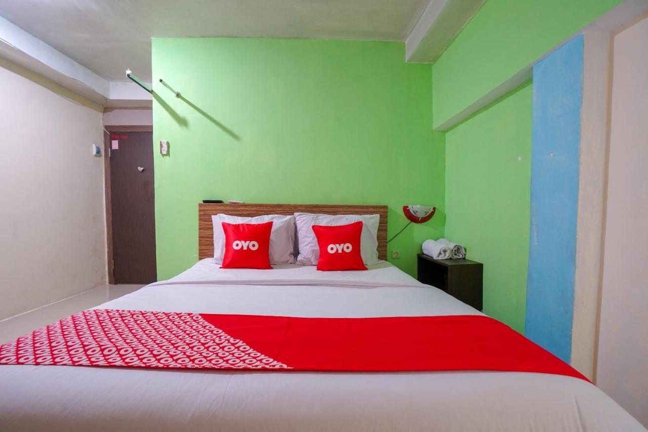 Oyo 1495 Hotel Lendosis Palembang Eksteriør bilde