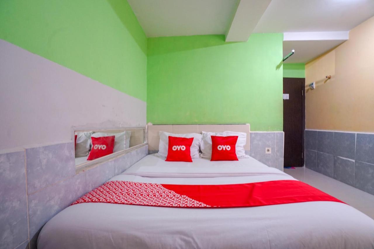 Oyo 1495 Hotel Lendosis Palembang Eksteriør bilde