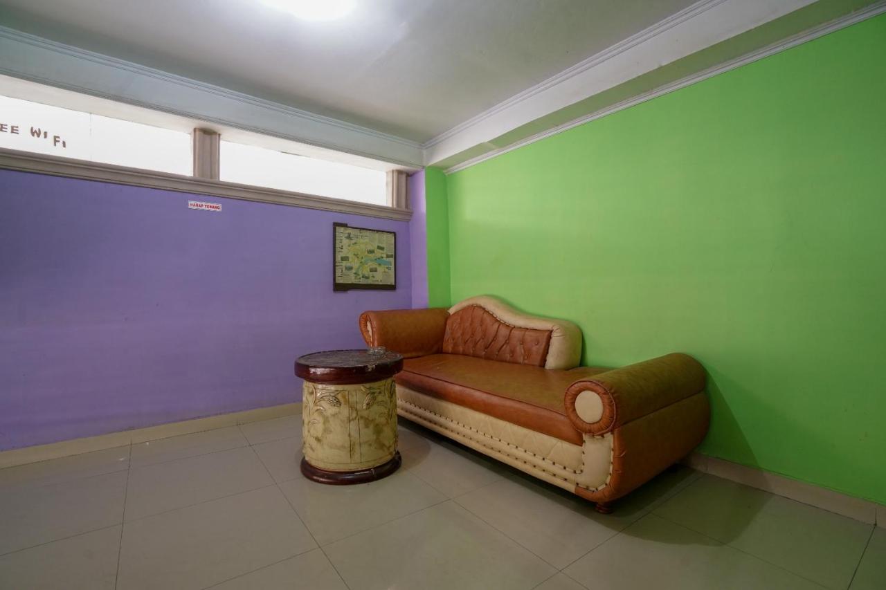 Oyo 1495 Hotel Lendosis Palembang Eksteriør bilde