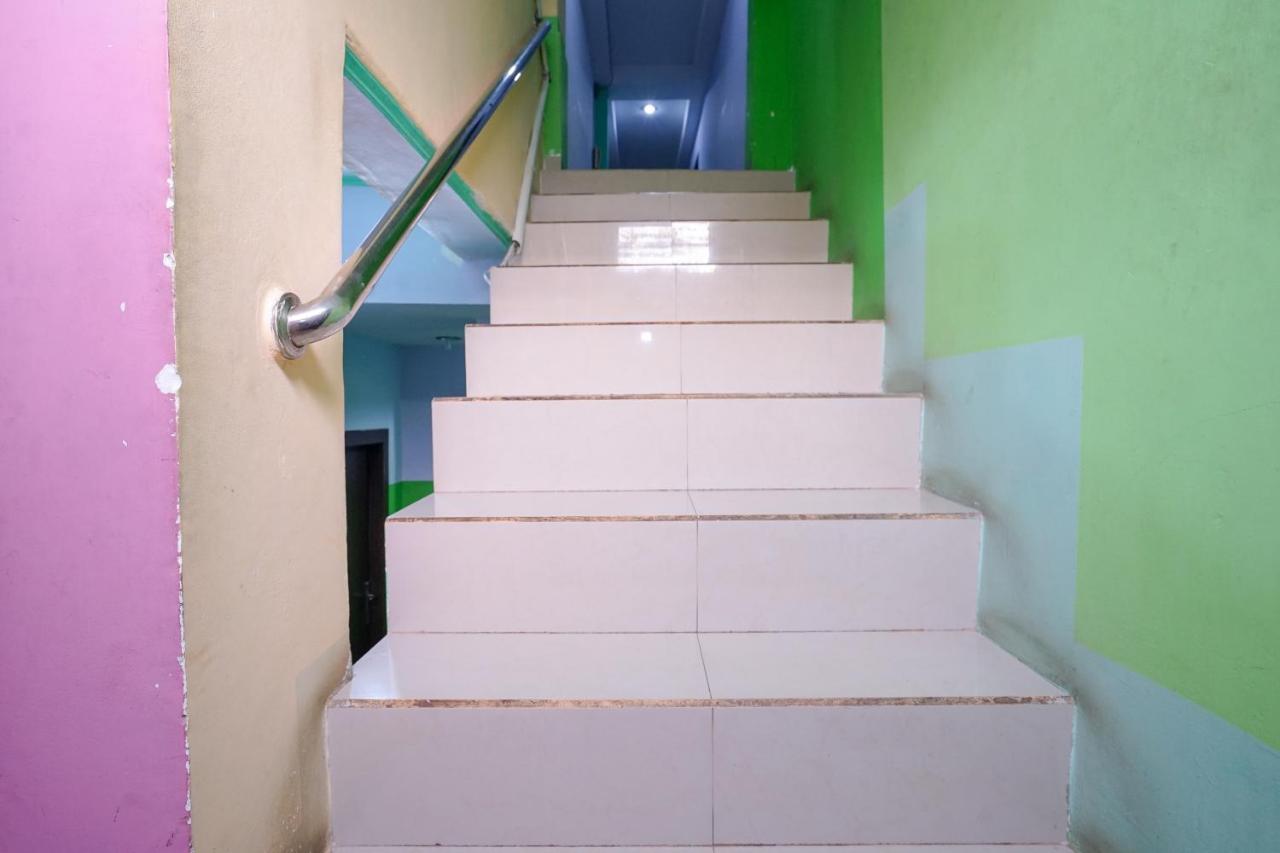 Oyo 1495 Hotel Lendosis Palembang Eksteriør bilde